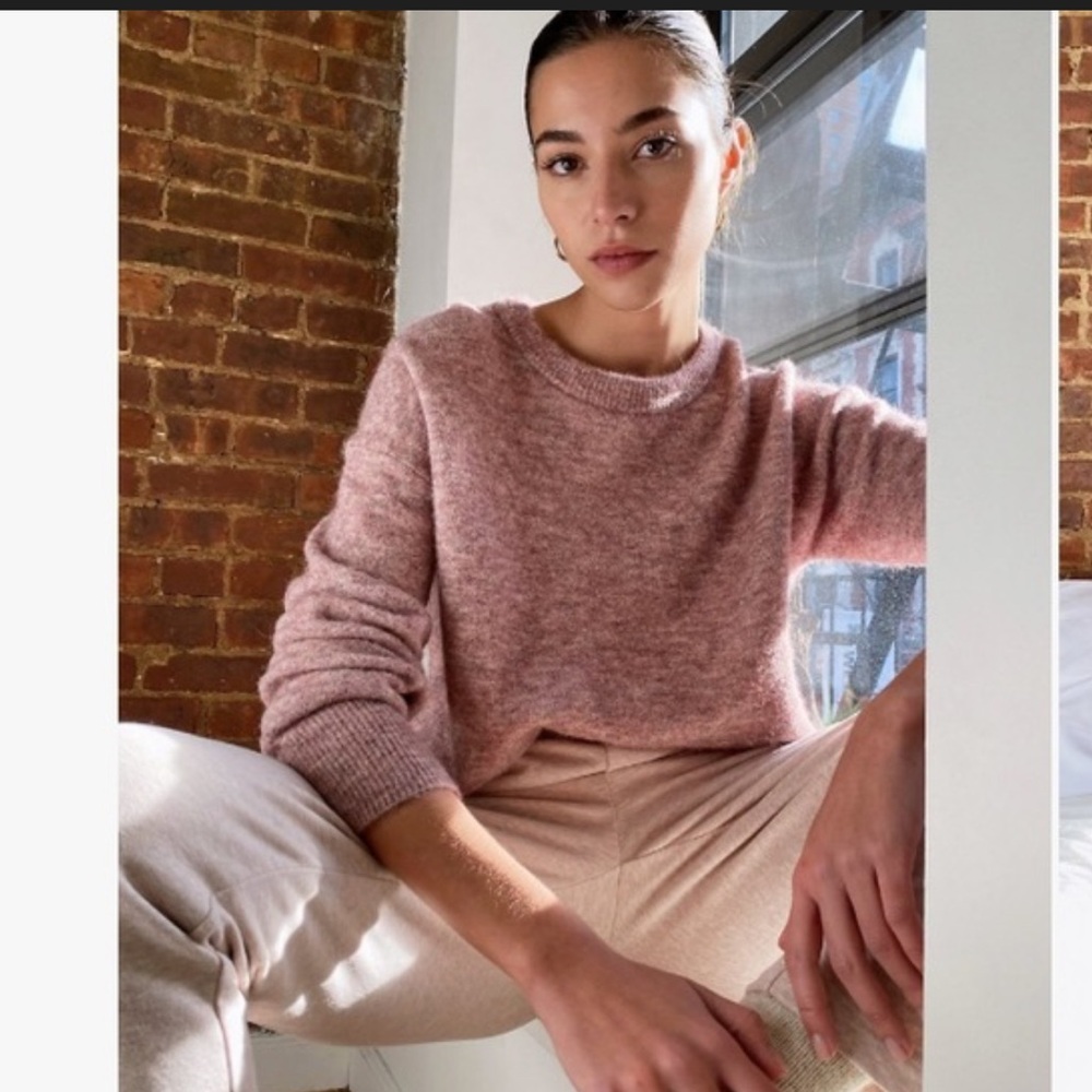 Aritzia The Group Babaton Thurlow Pink Sweater Size Small